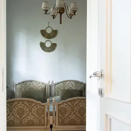 Authentic Interbelic In The Center *