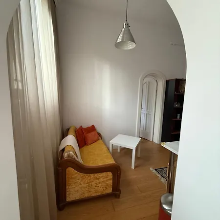 Authentic Interbelic In The Center