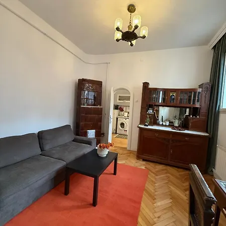 Authentic Interbelic In The Center Apartment