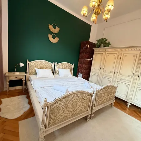 Apartment Authentic Interbelic In The Center *