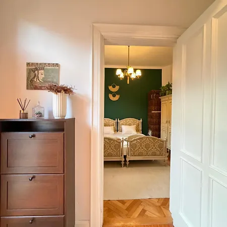 Apartment Authentic Interbelic In The Center *