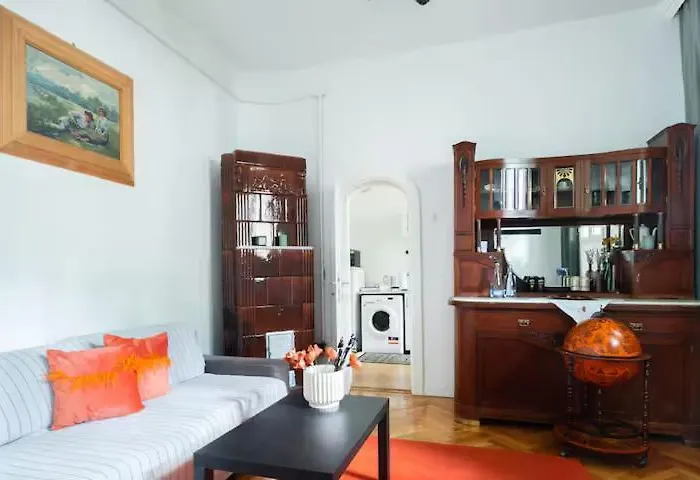 Authentic Interbelic In The Center Apartmán *