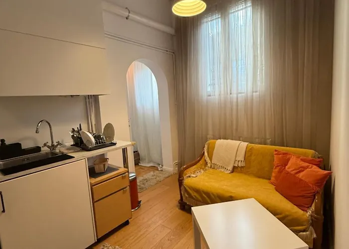 Authentic Interbelic In The Center Апартаменти