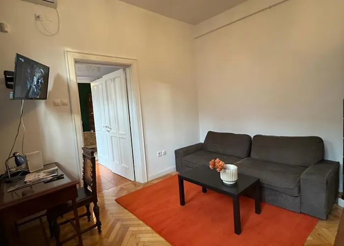 Authentic Interbelic In The Center 아파트