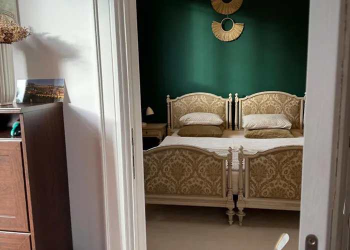 Authentic Interbelic In The Center 아파트