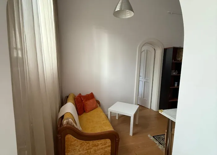 Authentic Interbelic In The Center