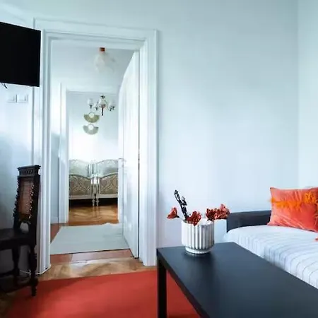 Appartement Authentic Interbelic In The Center Bucarest