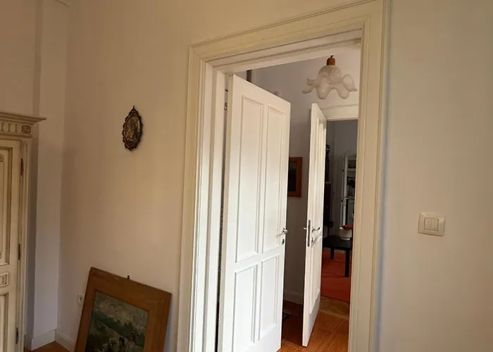 Authentic Interbelic In The Center